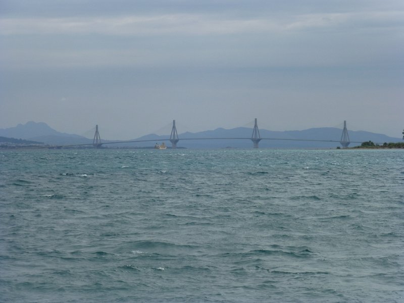 P1090417.JPG - De brug over de Golf van Korinthe bij Patras.