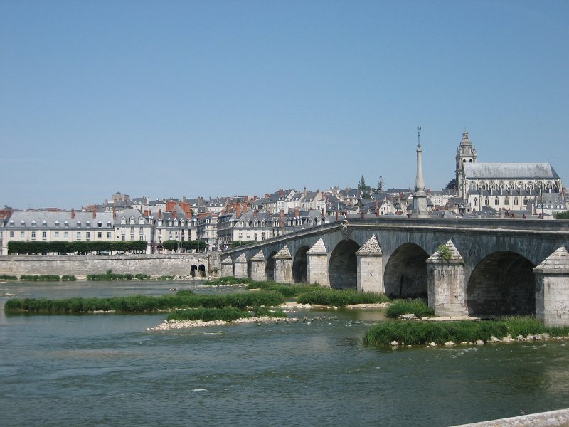 20060613_396_Blois_van_overkant.JPG - En naar het noordoosten. Mooie stad!