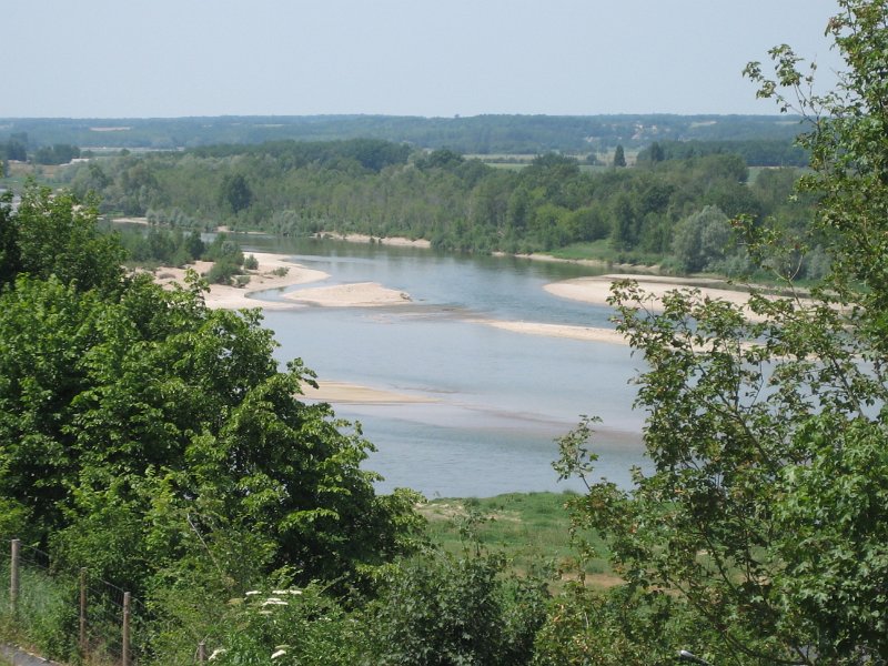 20060613_409_Chaumont_kasteel_uitzicht.JPG - Uitzicht van kasteel Chaumont naar het noordwesten.