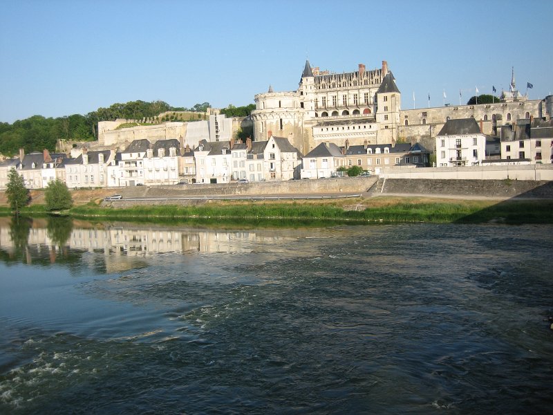 20060613_449_Ambloise_kasteel.JPG - Dan rijden we terug naar de Loire, wat meer naar het westen, naar Amboise. Daar zoeken we een hotel.