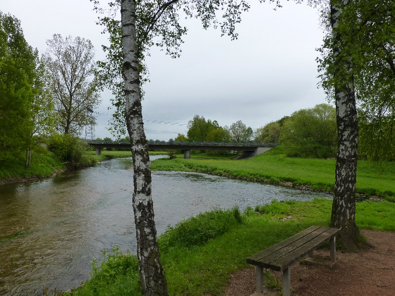 006-SamenvloeingDonau.JPG - Niks Donauquelle. Er komen hier twee riviertjes bij elkaar (de Breg en de Brisach) die samen Donau gaan heten. 