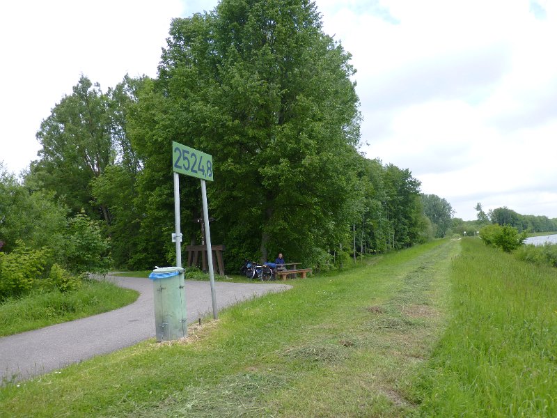 059-Gremheim.JPG - Nog maar 2525 kilometer te fietsen tot aan de monding