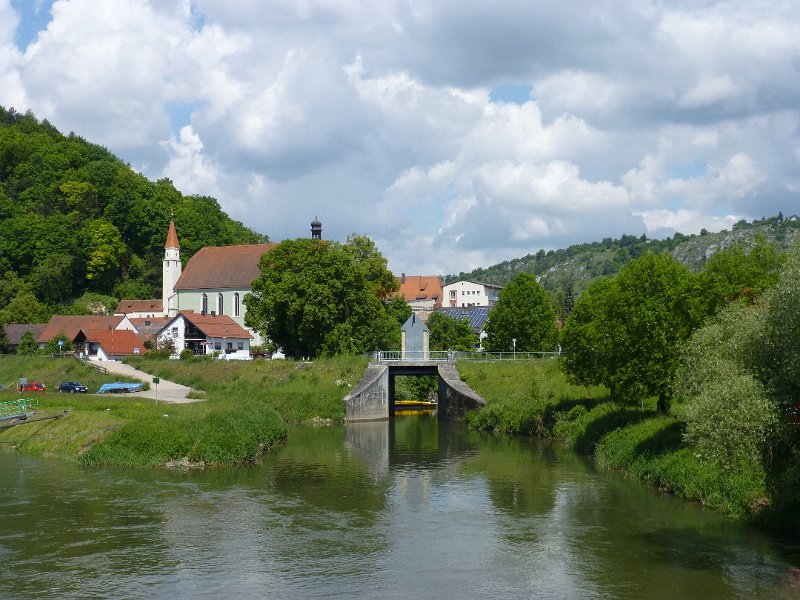 087-KehlheimMondingLudwigkanal.JPG - De monding van het Ludwigkanaal. Middden 19e eeuw probeerde Lodewijk van Beieren een kanaal aan te leggen tussen de Rijn en de Donau.
