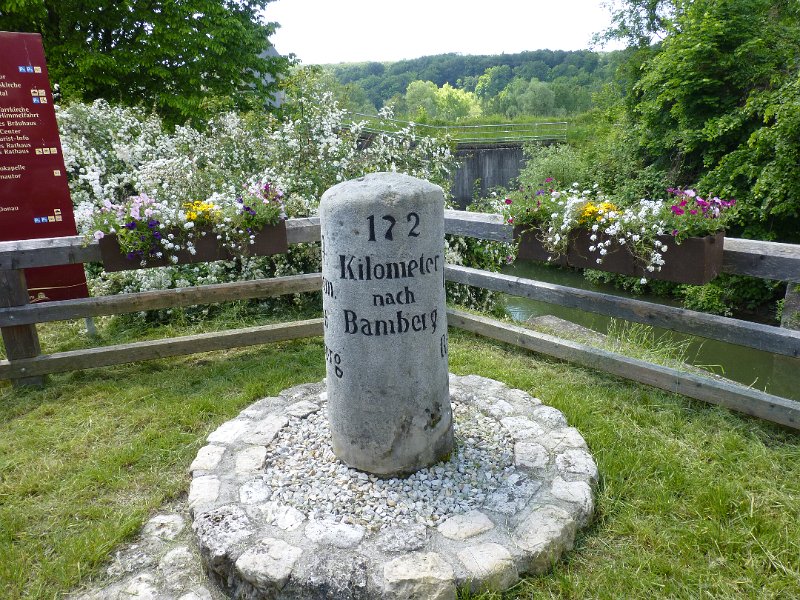 091-KehlheimMijlpaal.JPG - Mijlpaal aan de monding van het Ludwigkanal in de Donau.