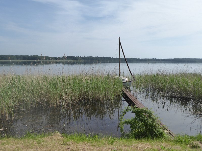 P1000340.JPG - We rijden door naar Schwerin, de hoofdstad van Meckelenburg. We slapen aan de Schweriner See.