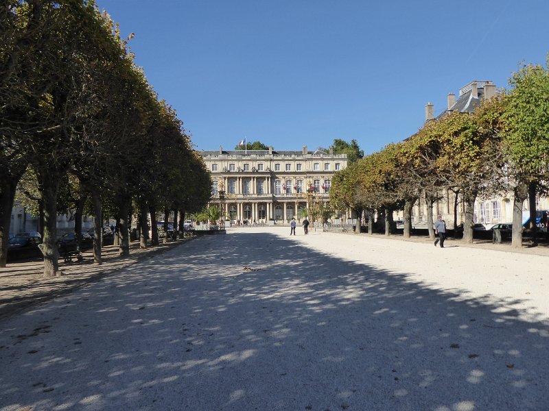 P1030045.JPG - Nancy, Place de la Carrière met Palais du Gouvernement.