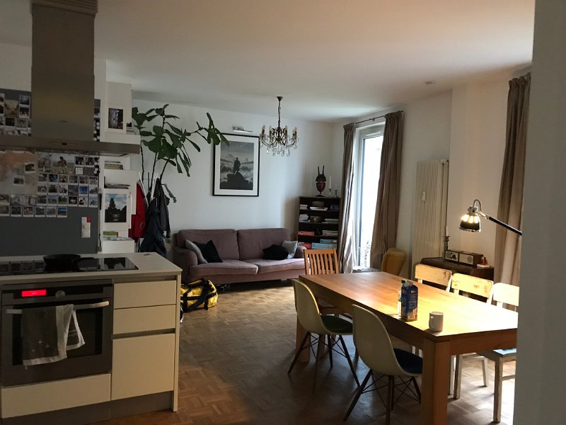 Airbnb woonkamer IMG_0753.jpeg - De woonkamer met een prachtige keuken. We delen wel met de eigenaar.