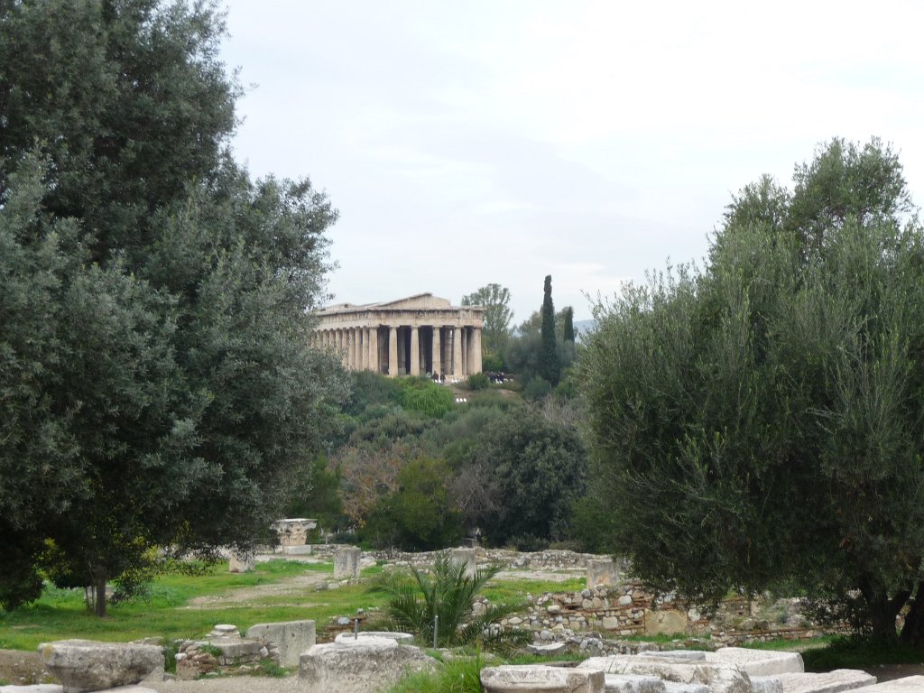 P1040822.JPG - Nogmaals de tempel van Hephaistos, over de Agora heen.