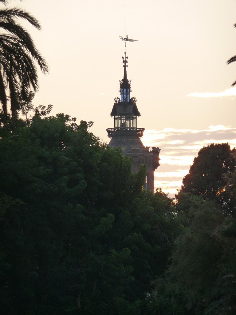 086_ZoologischMuseum.JPG - En het laatste licht op het torentje van het zoölogisch museum.