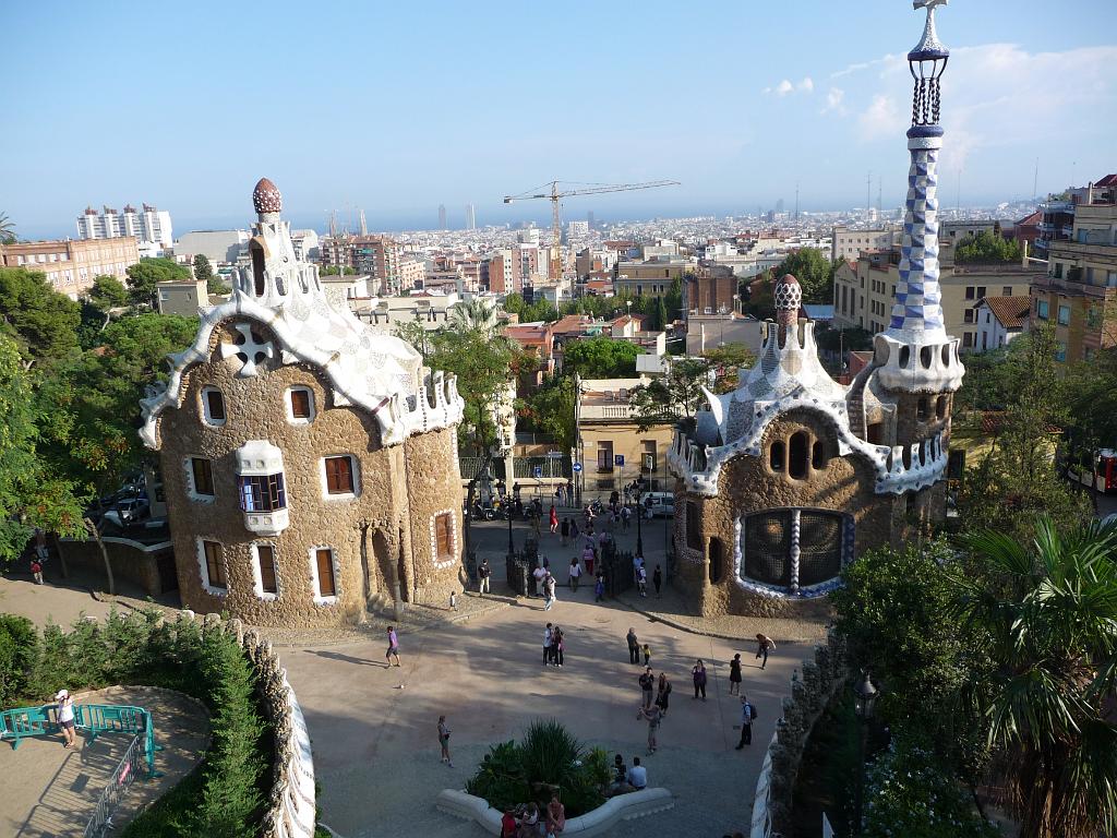 210_ParcGuell.JPG - Poortgebouwen Parc Guëll.