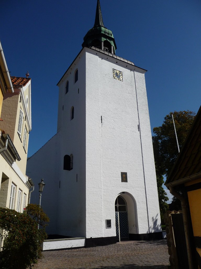 P1090636.JPG - De kerk van Ærøskøbing. 