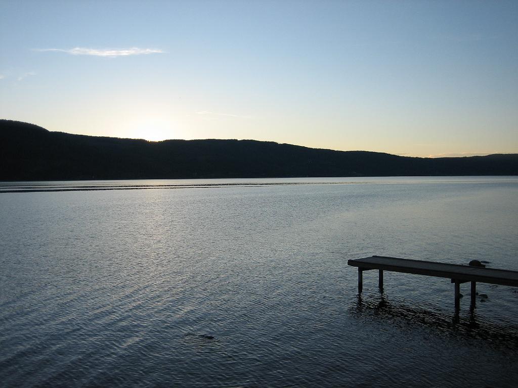 6039_Randsfjorden.jpg - Zonsondergang vanuit ons hotel over de Randsfjord.  Einde van de vakantie.