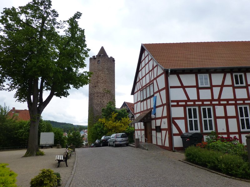 P1060321.JPG - 26 mei. Na een vrije dag in Fulda gaan we weer verder. Het dorp Schlitz bevat twee kastelen en vier torens volgens onze reisgids. Daar rijden we natuurlijk even voor om.