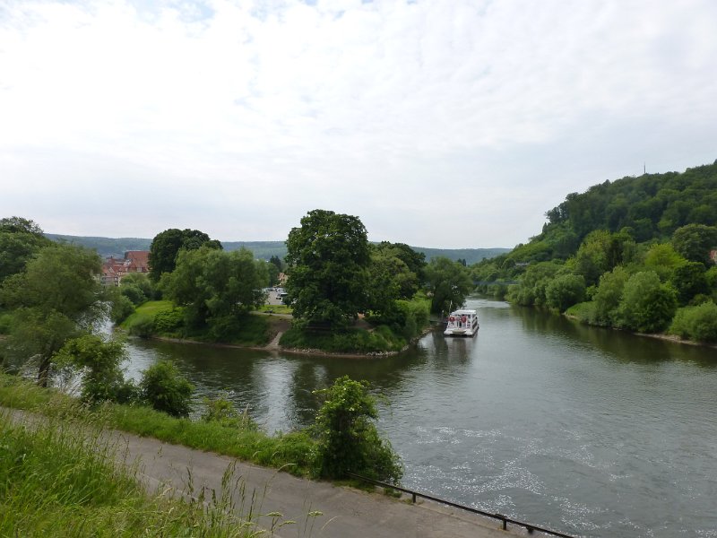 P1060392.JPG - In Hannoverisch Münden komen de Fulda en de Werra bij elkaar, en dan gaan ze samen Weser heten. Hier dus.